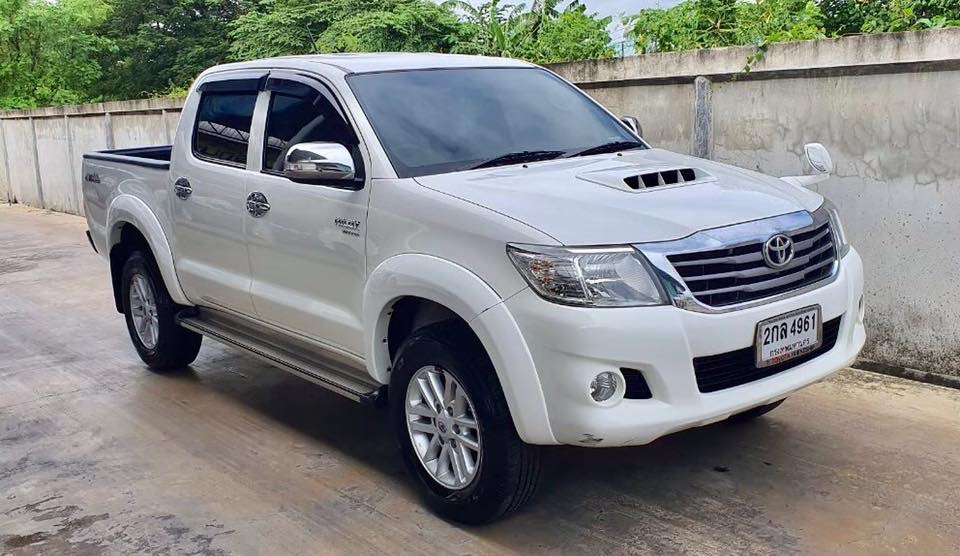 Toyota Hilux Vigo Prerunner (4 ประตู) ปี 2012 สีขาว