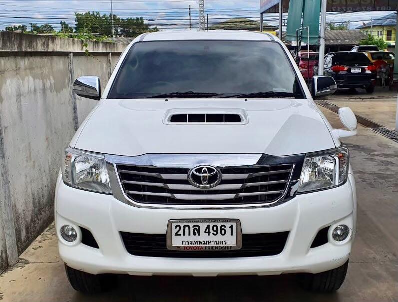 Toyota Hilux Vigo Prerunner (4 ประตู) ปี 2012 สีขาว