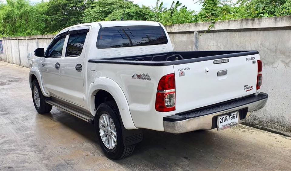 Toyota Hilux Vigo Prerunner (4 ประตู) ปี 2012 สีขาว