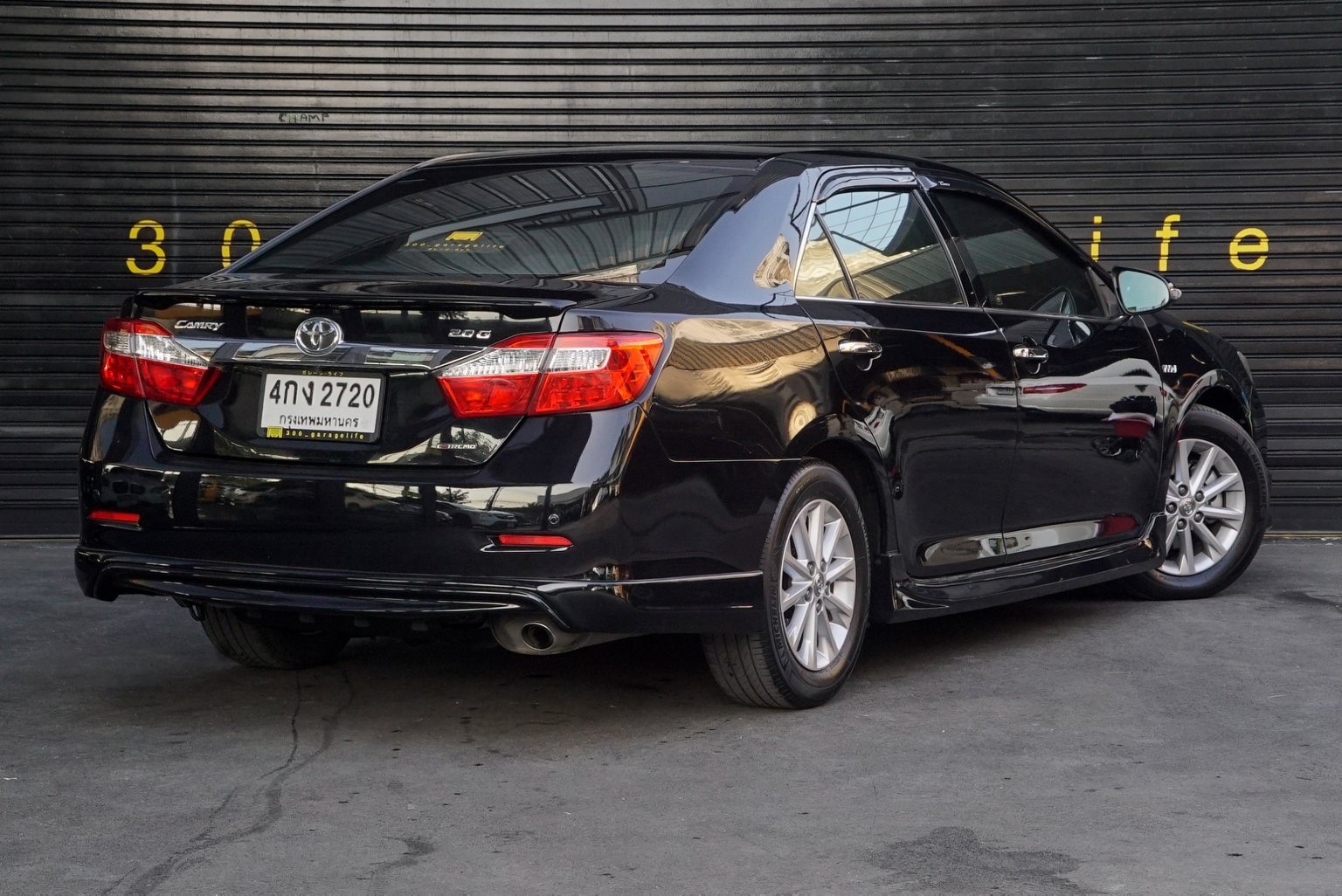 Toyota Camry (XV50) โฉมแรก ปี 2012 สีดำ