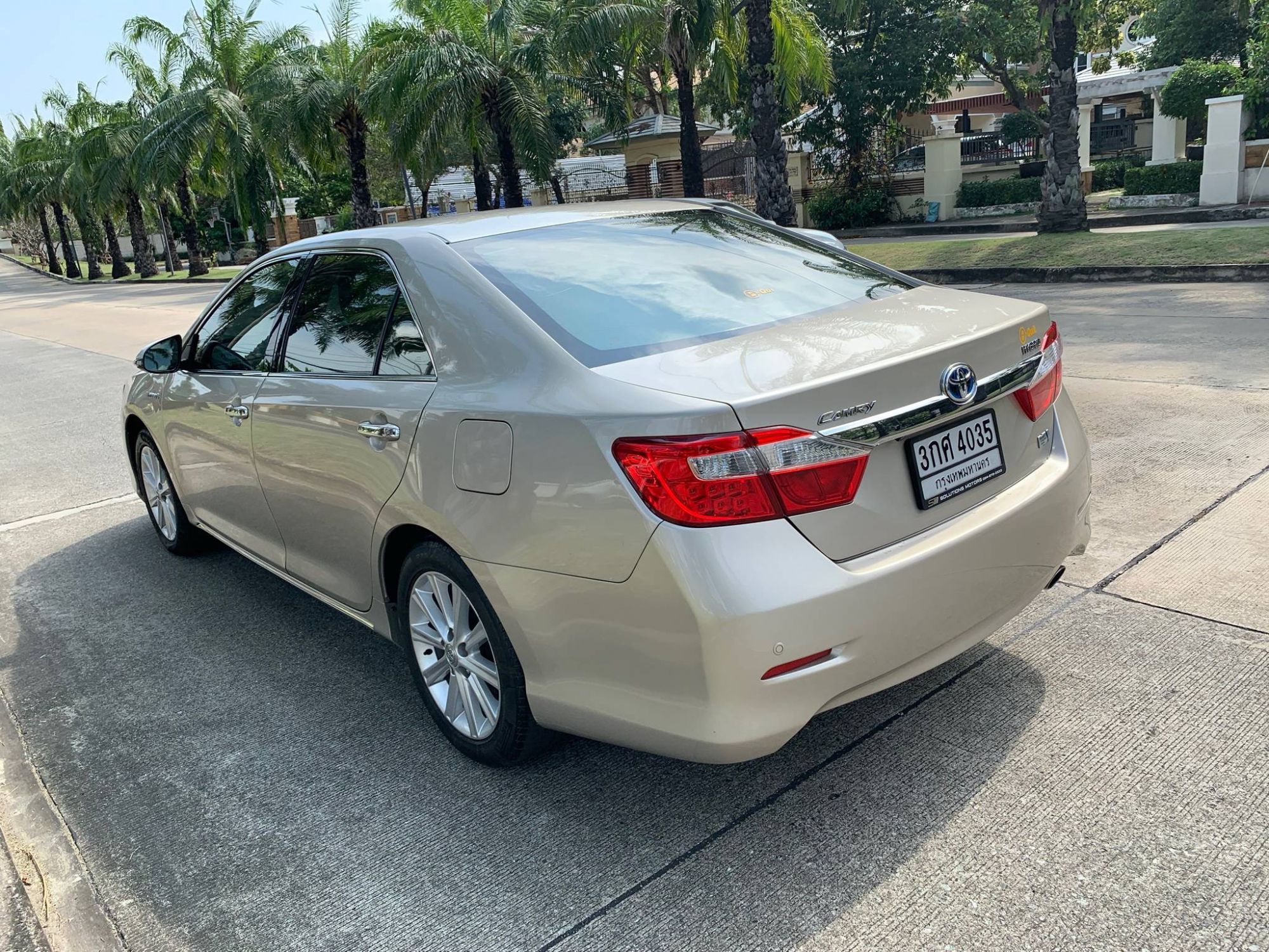 Toyota Camry (XV50) ปี 2014 สีทอง