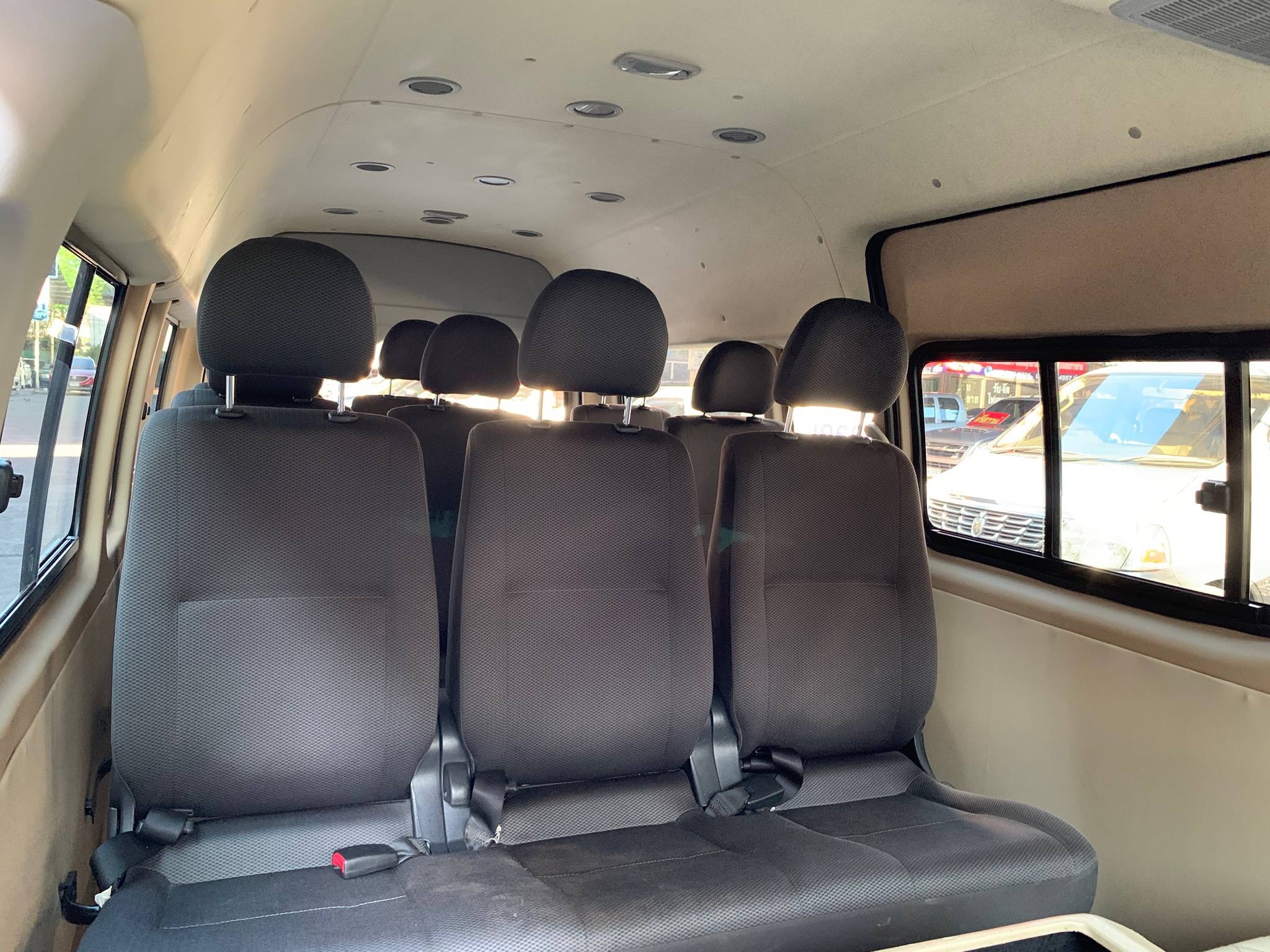 Toyota HiAce Commuter ปี 2008 สีขาว