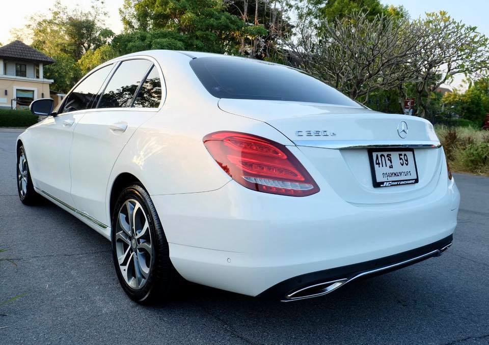 Mercedes-Benz C-Class W205 C350 ปี 2017 สีขาว