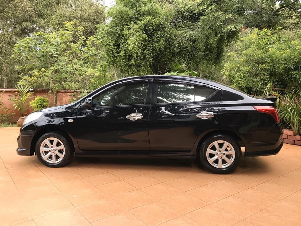 Nissan Almera ปี 2012 สีดำ