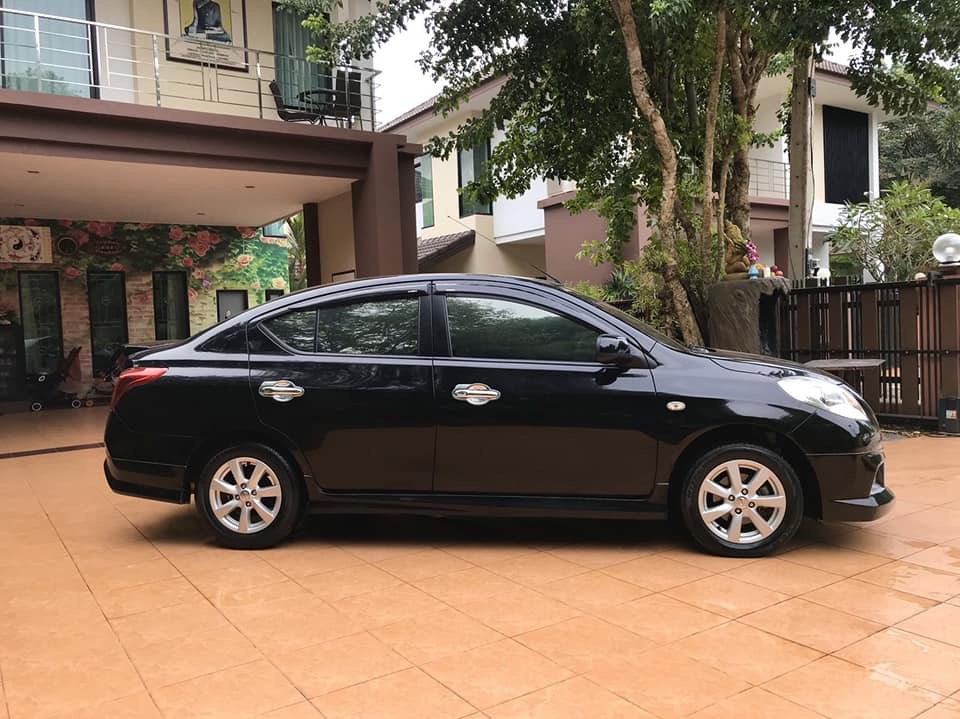 Nissan Almera ปี 2012 สีดำ