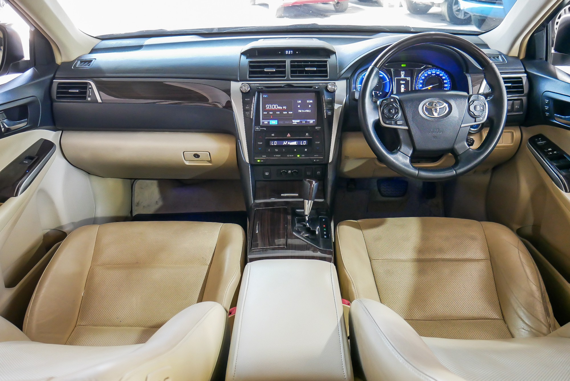 TOYOTA CAMRY 2.5 HV NAVI MINOR CHANGE AT ปี 2015 สีขาว