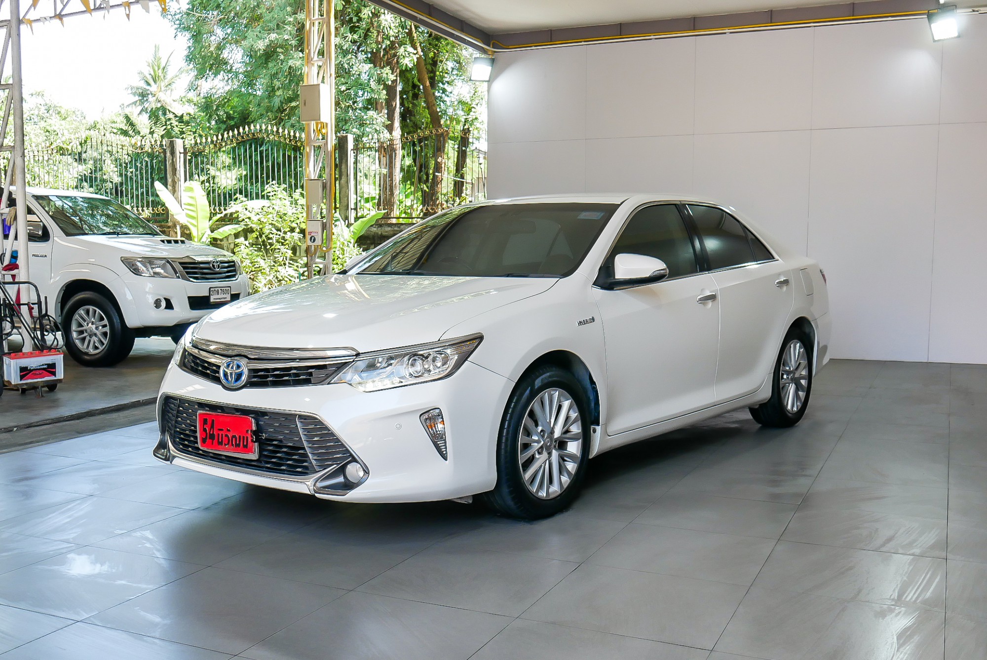 TOYOTA CAMRY 2.5 HV NAVI MINOR CHANGE AT ปี 2015 สีขาว