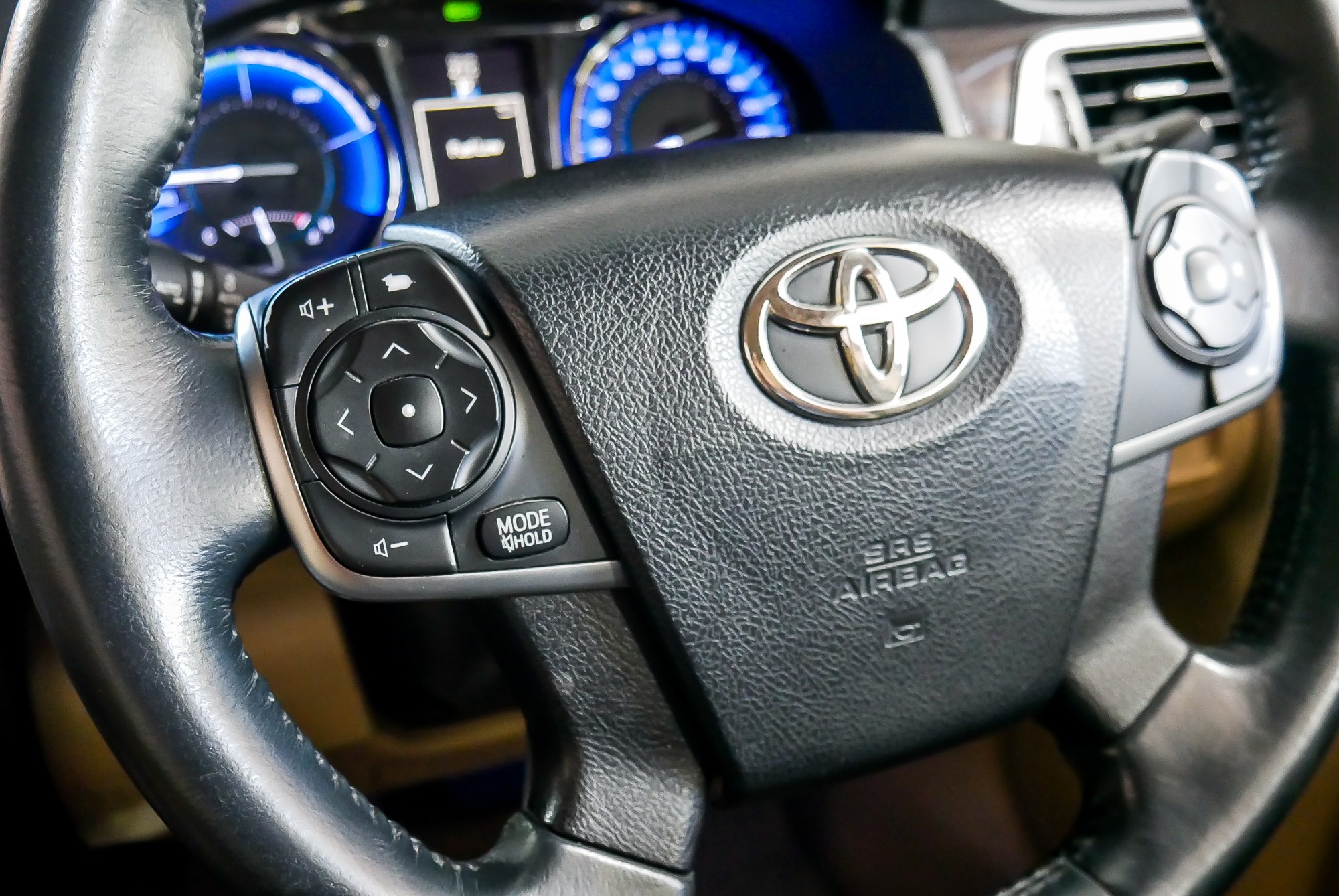 TOYOTA CAMRY 2.5 HV NAVI MINOR CHANGE AT ปี 2015 สีขาว