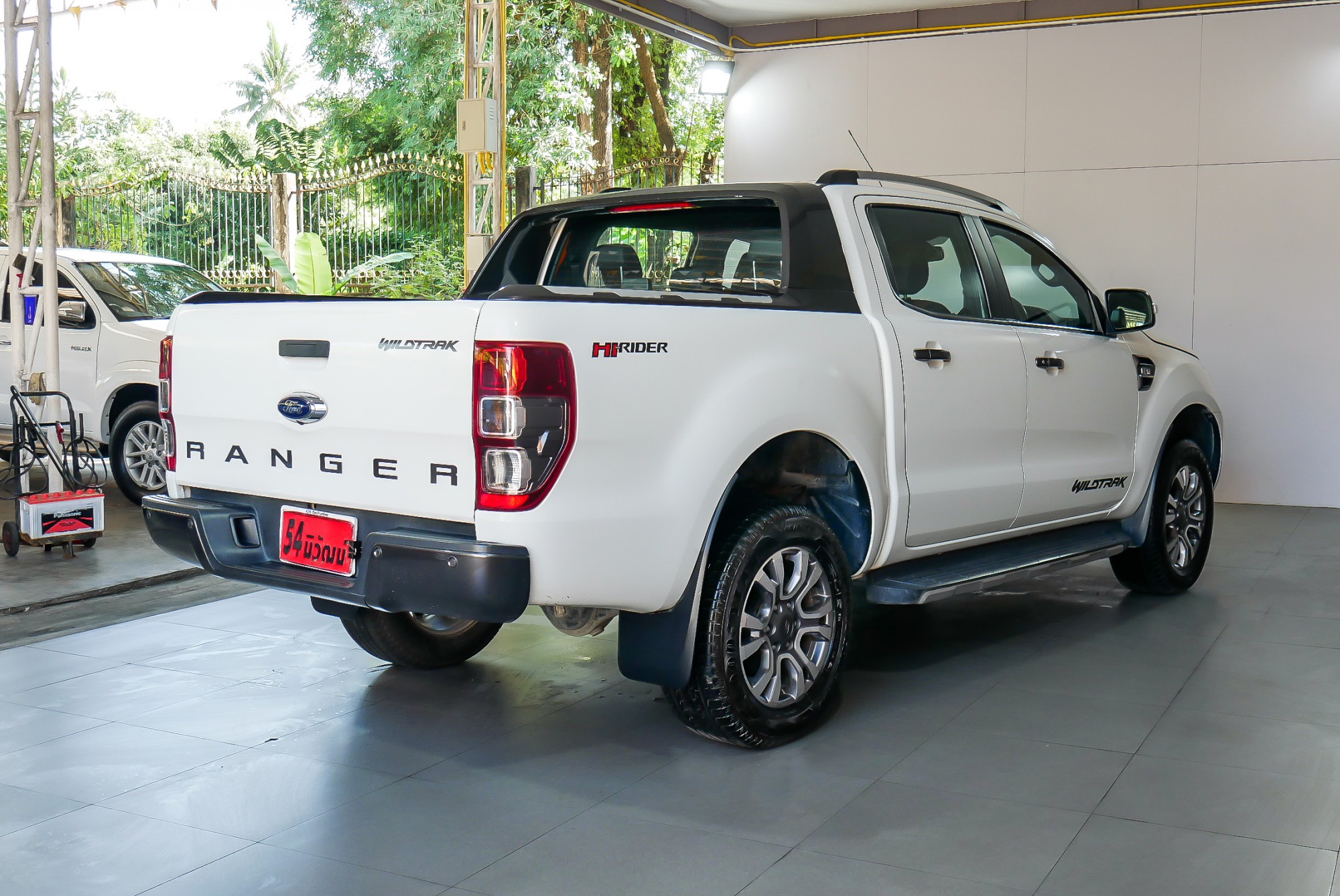 FORD RANGER DOUBLECAB 2.2 WILDTACK HI-RIDER MNC AT ปี 2016 สีขาว