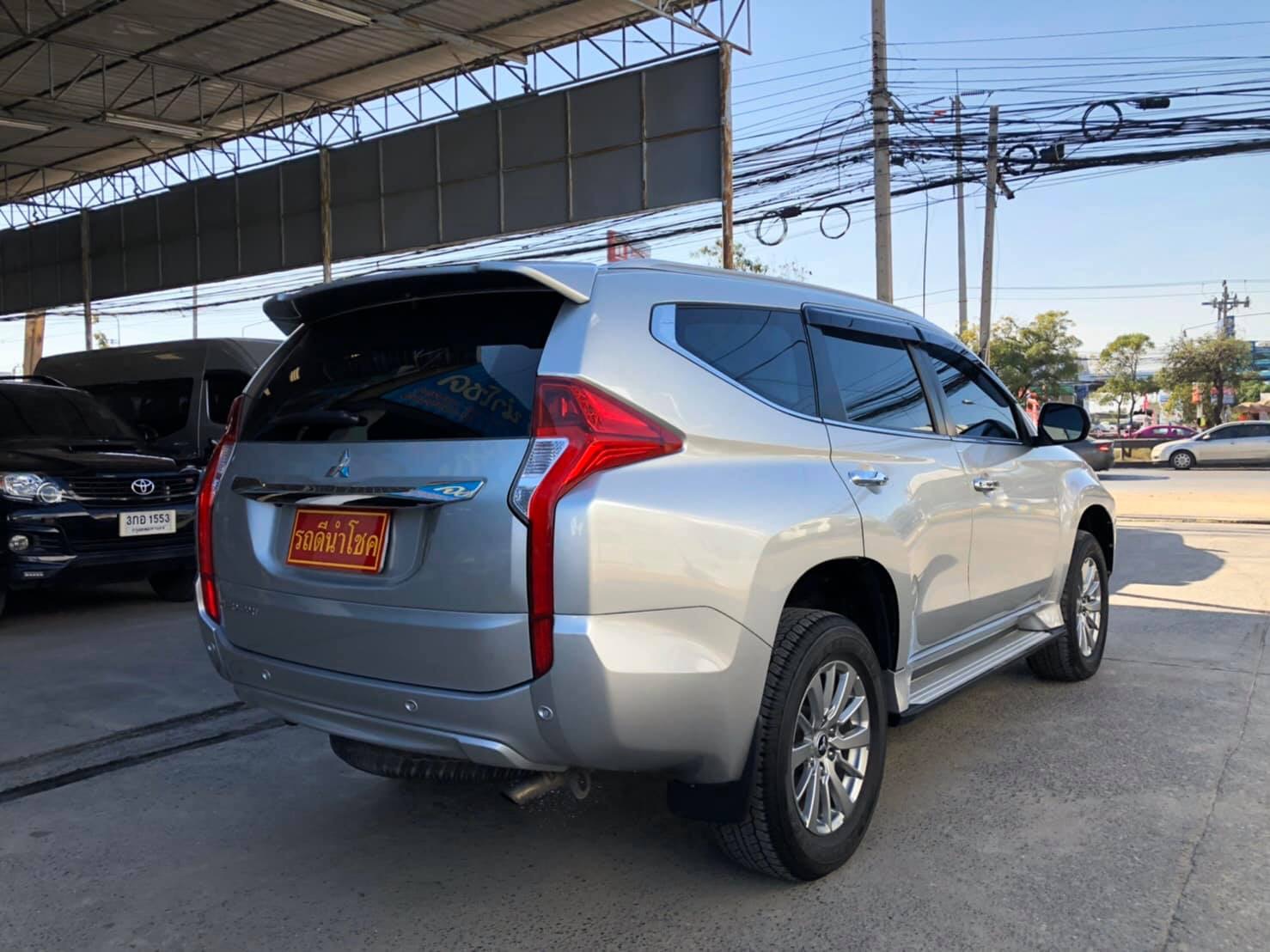 Mitsubishi Pajero Sport ปี 2017 สีเงิน