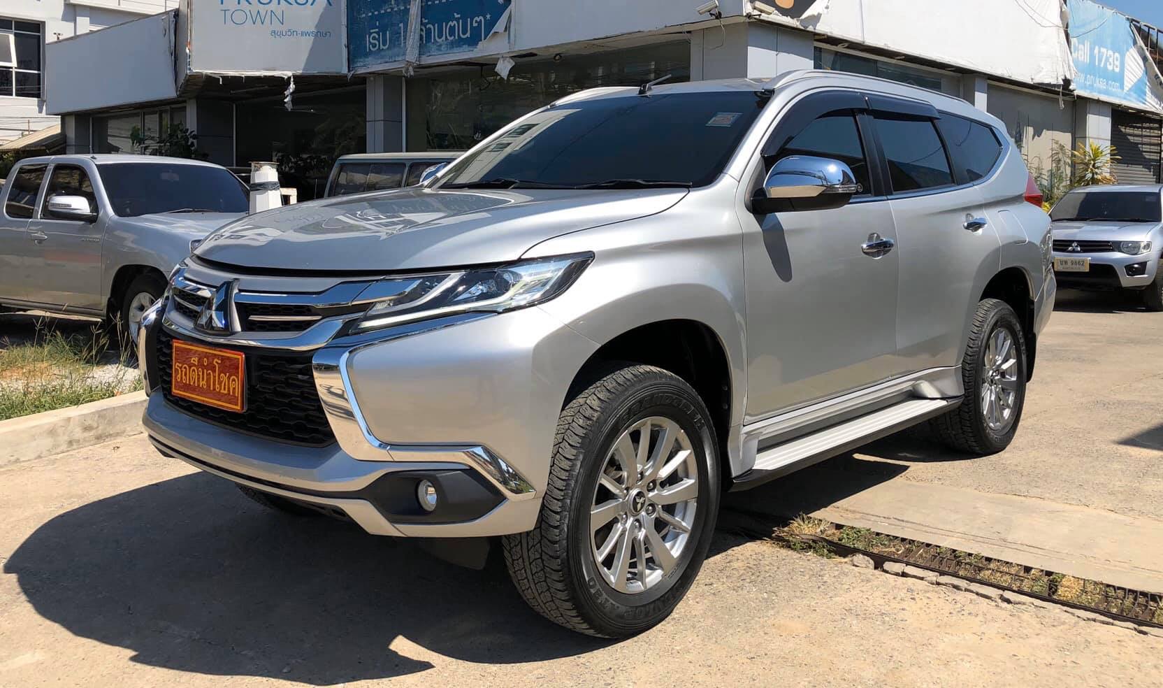 Mitsubishi Pajero Sport ปี 2017 สีเงิน