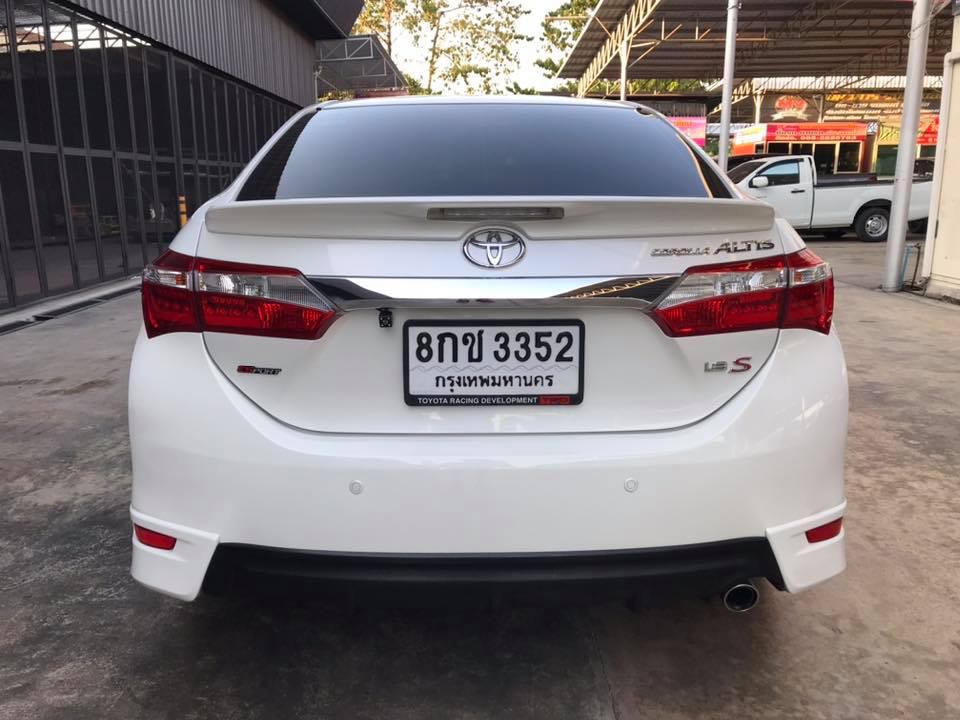 Toyota Corolla Altis โฉม 14-16 ปี 2014 สีขาว