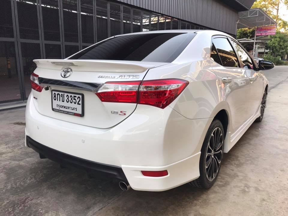 Toyota Corolla Altis โฉม 14-16 ปี 2014 สีขาว