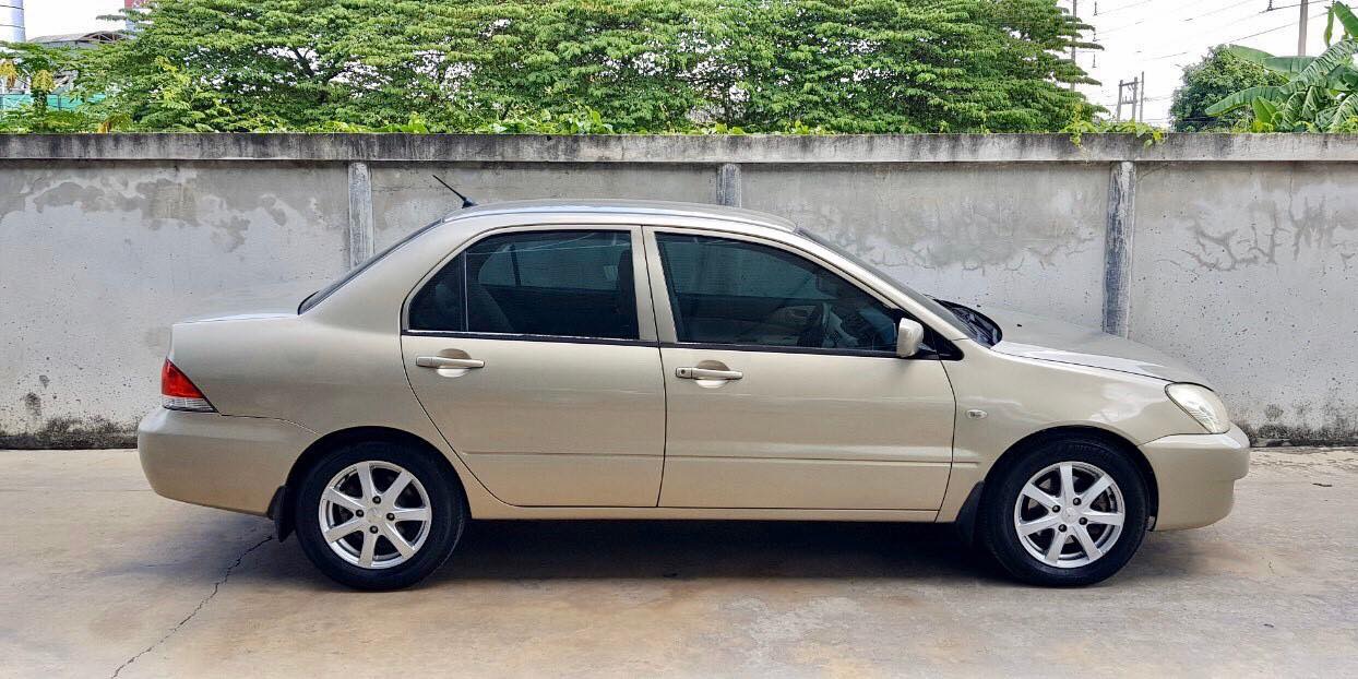 Mitsubishi Lancer Cedia ปี 2008 สีทอง