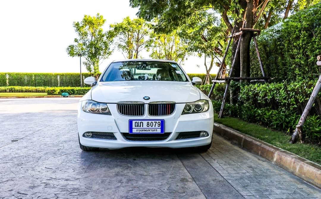 BMW 3 Series Gen5 E90 320d ปี 2009 สีขาว