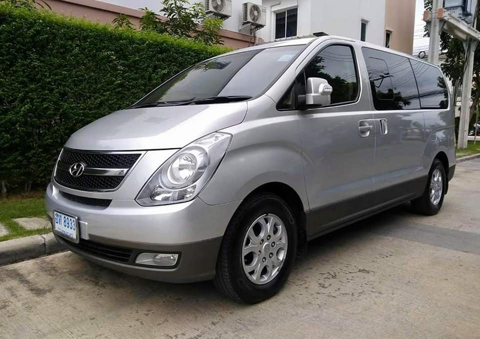 Hyundai H-1 ปี 2011 สีเงิน