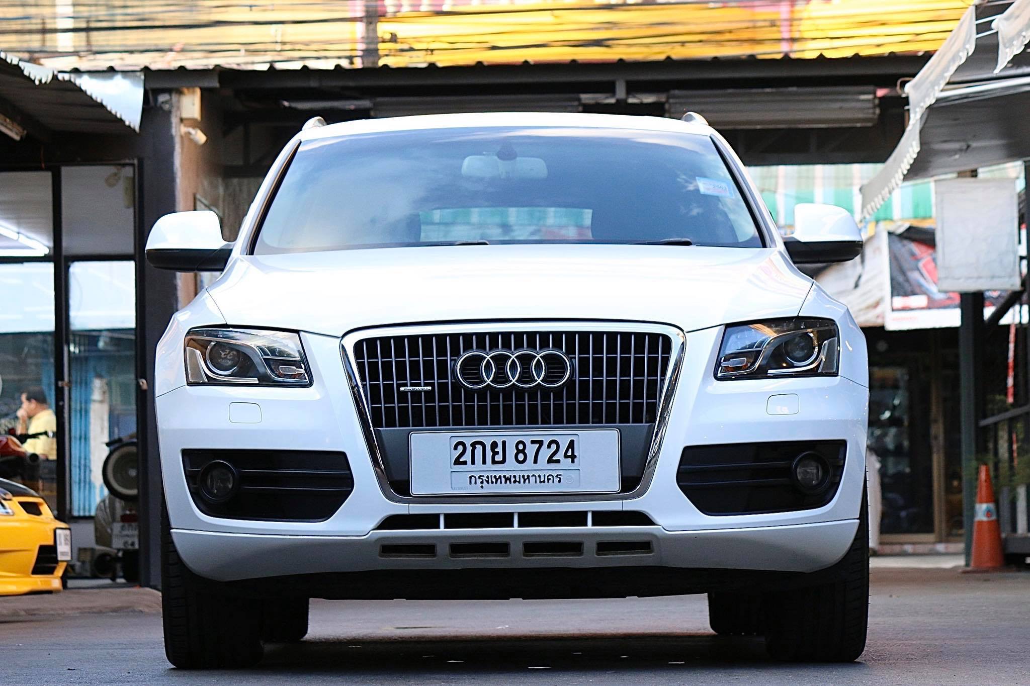 Audi Q5 (8R) ปี 2010 สีขาว