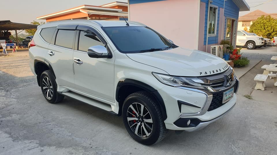 Mitsubishi Pajero Sport ปี 2018 สีขาว