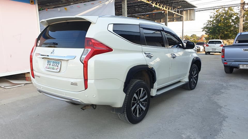 Mitsubishi Pajero Sport ปี 2018 สีขาว