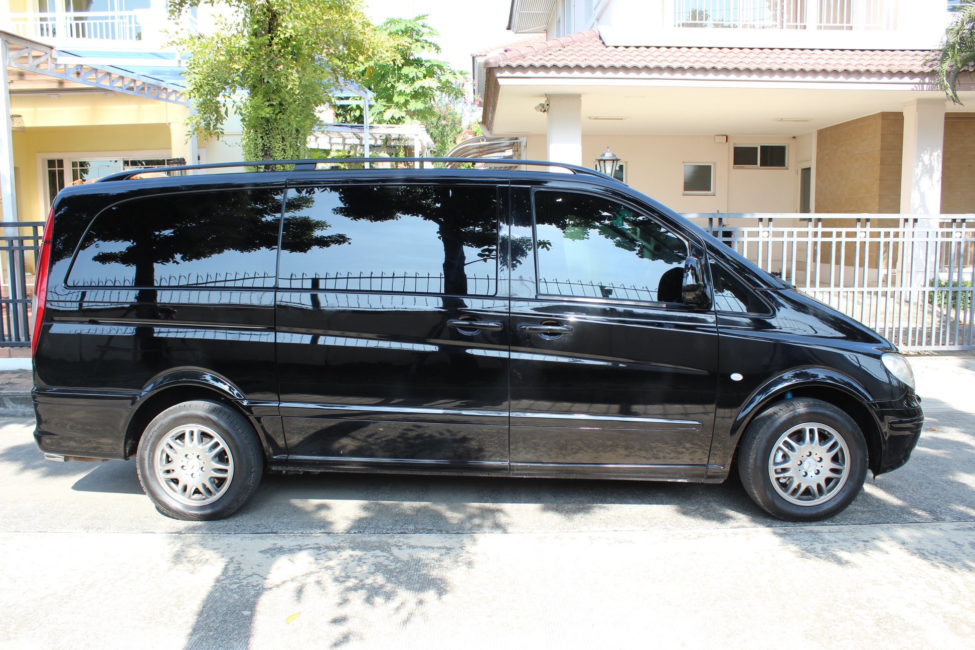 Mercedes-Benz V-Class W639 ปี 2008 สีดำ