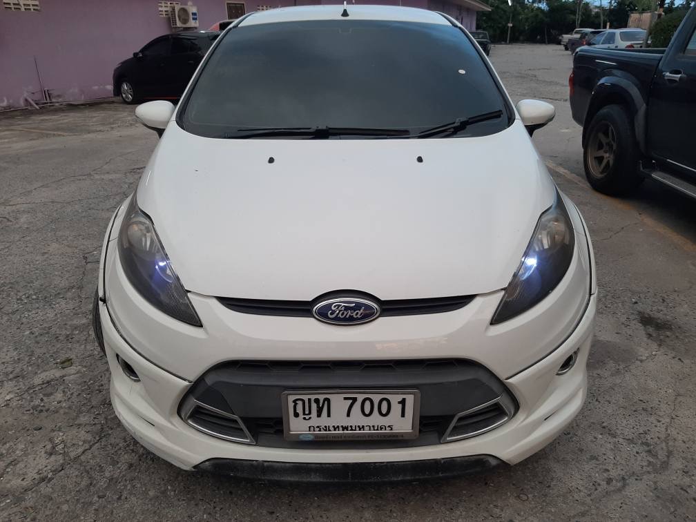 Ford Fiesta ปี 2012 สีขาว