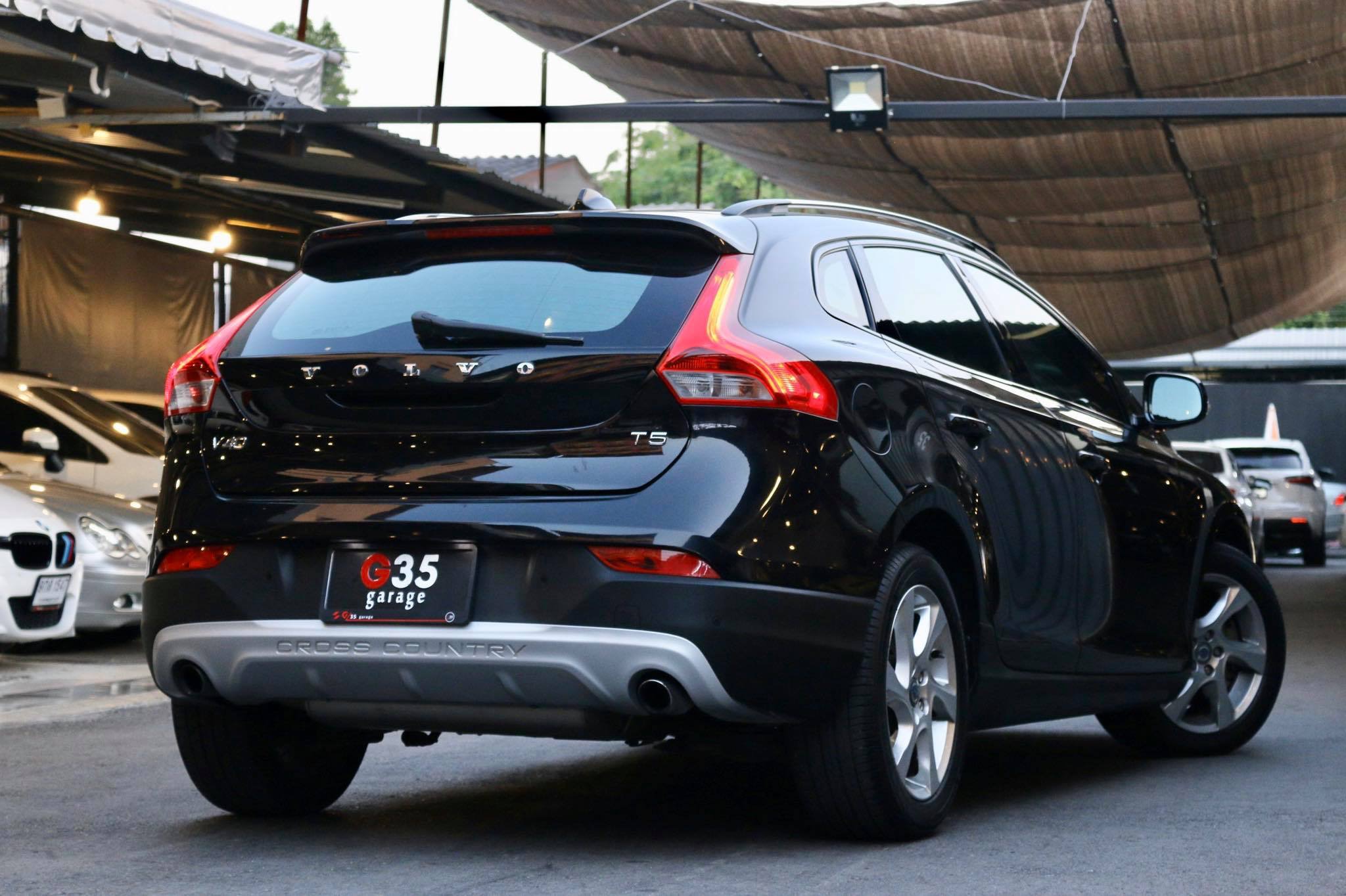 Volvo V40 ปี 2014 สีดำ