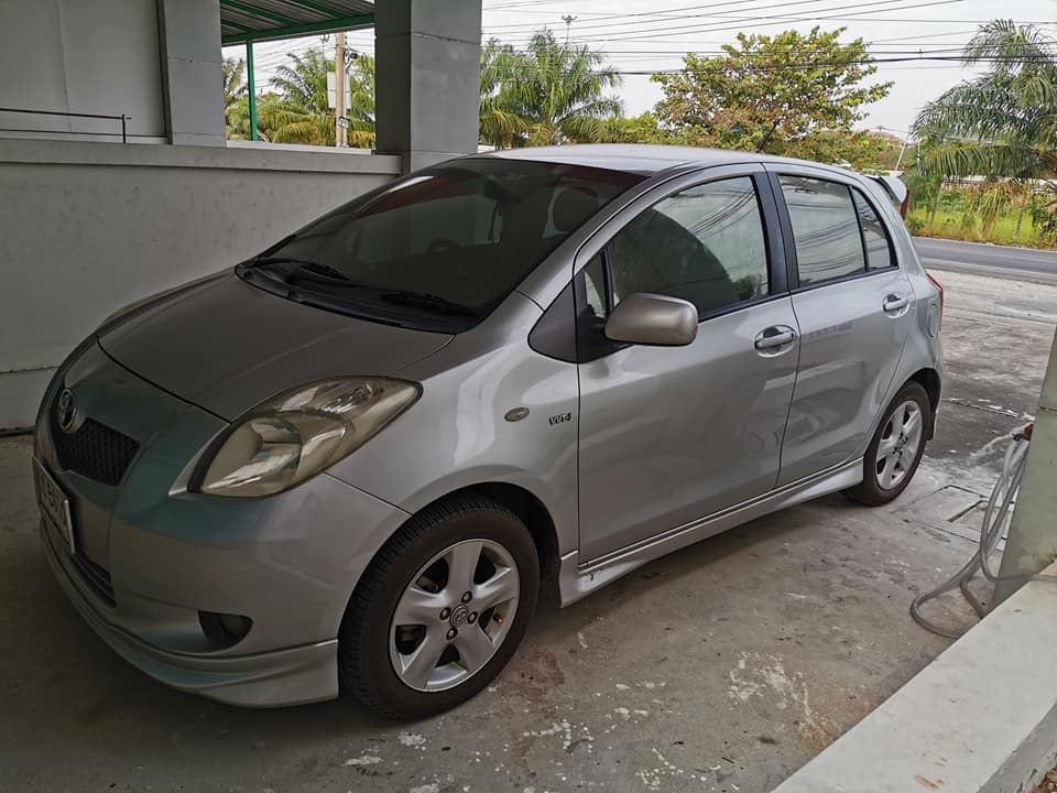 Toyota Yaris ปี 2007 สีเงิน