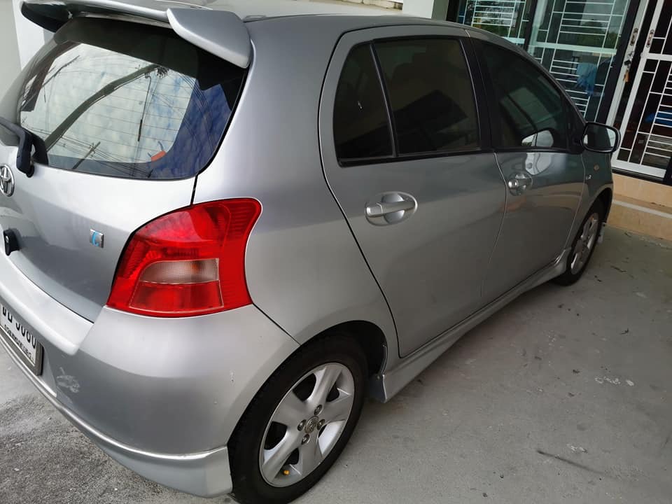 Toyota Yaris ปี 2007 สีเงิน