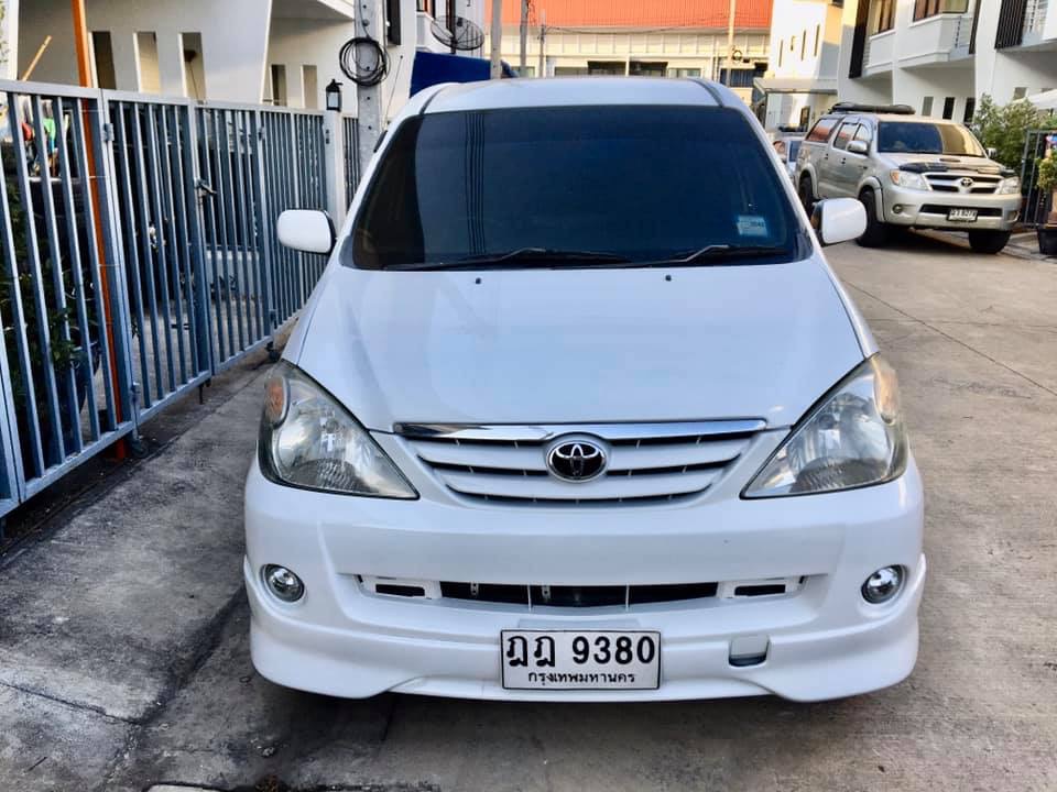 Toyota Avanza ปี 2005 สีขาว