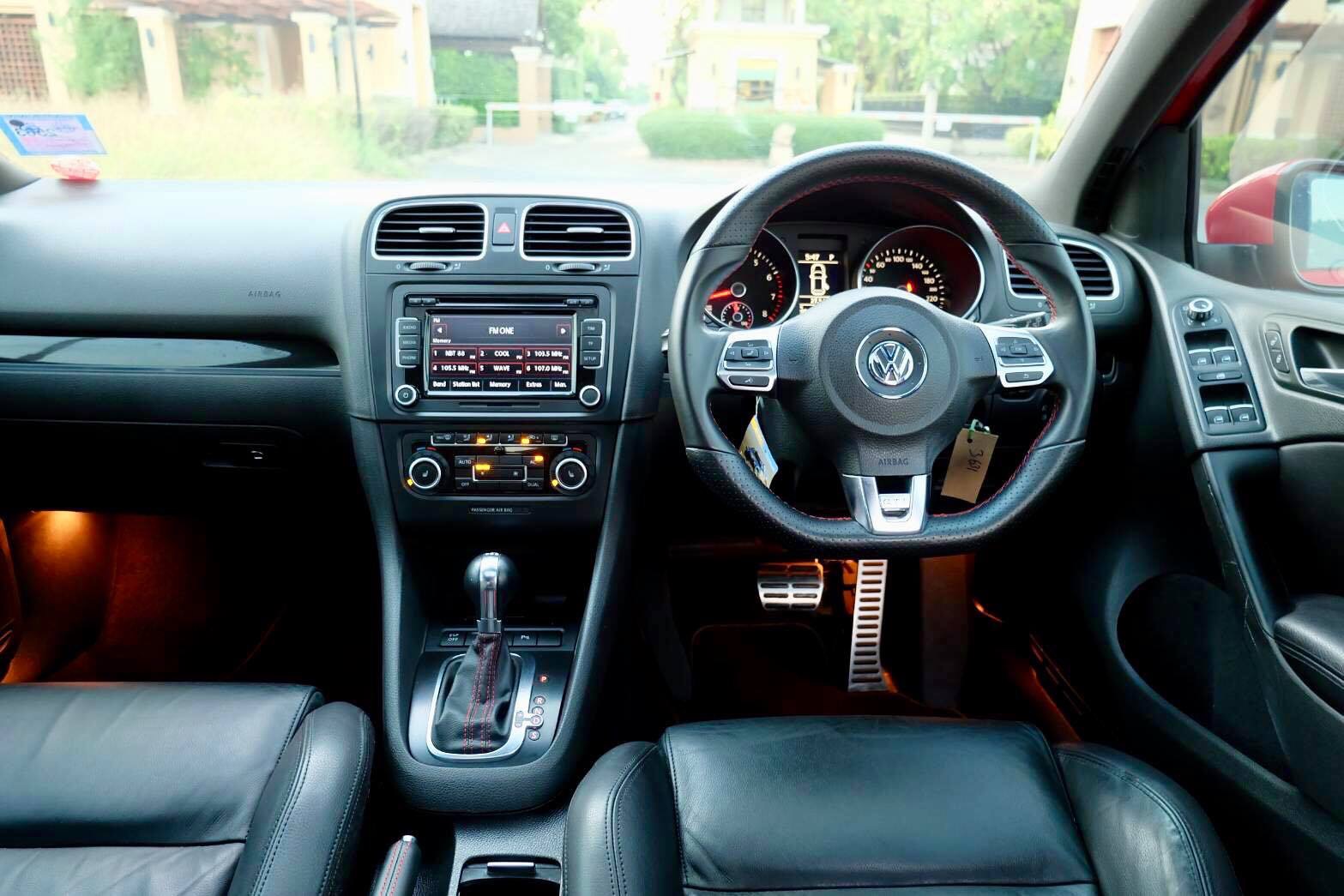 Volkswagen Golf MK6 ปี 2010 สีแดง