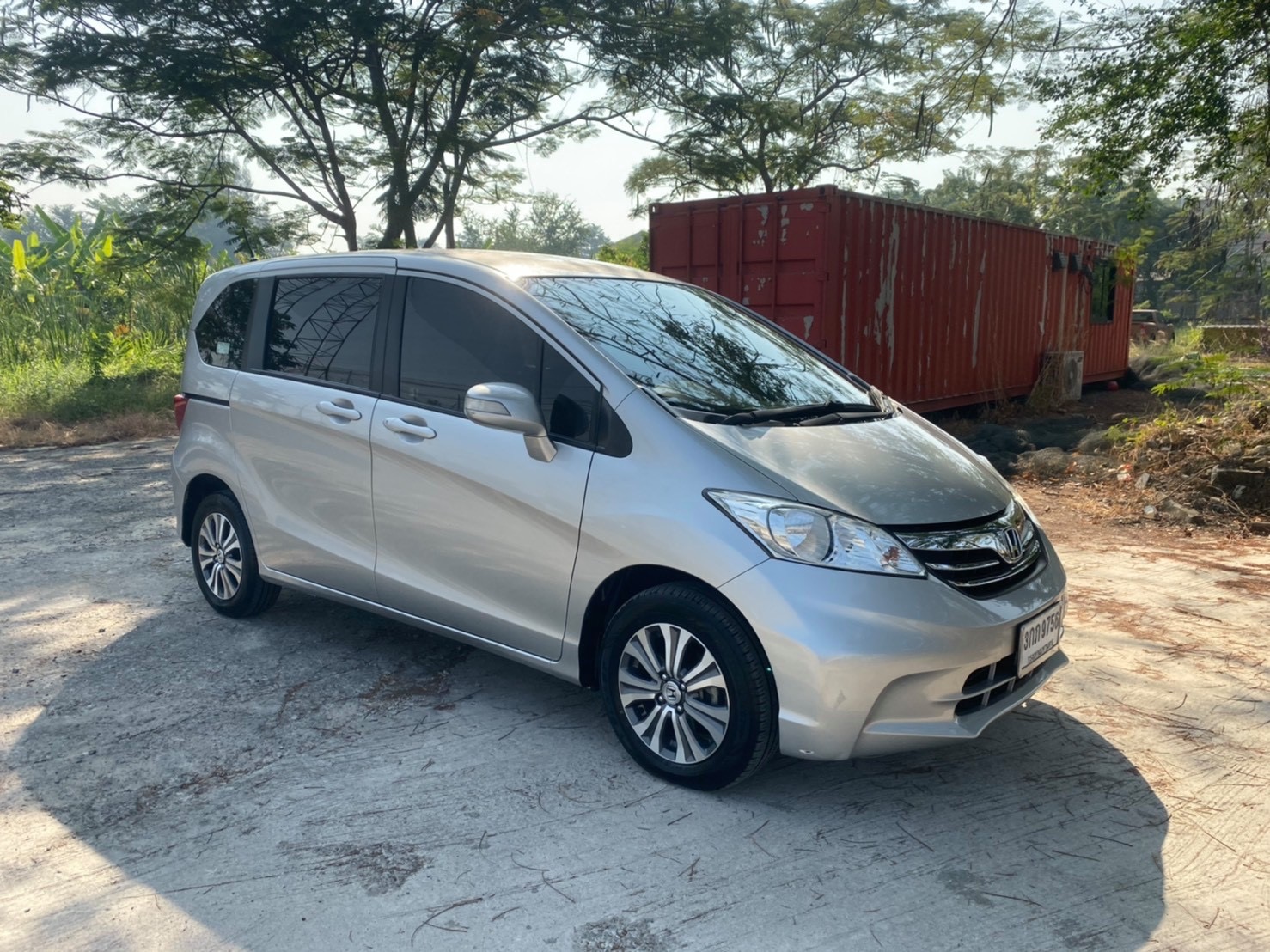 Honda Freed ปี 2014 สีเทา