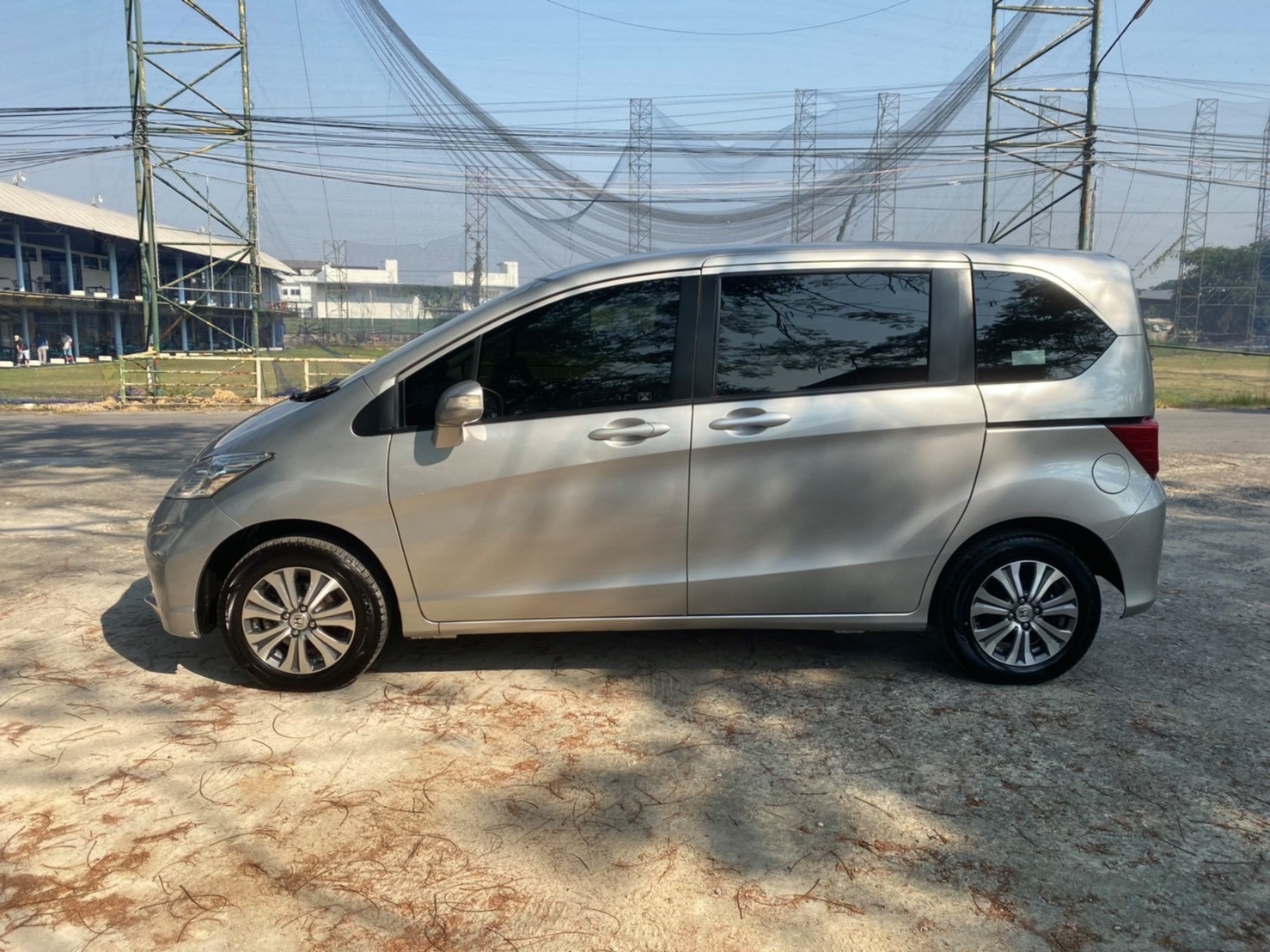 Honda Freed ปี 2014 สีเทา