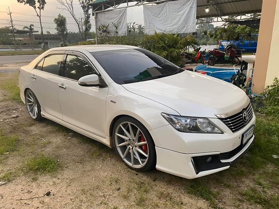 Toyota Camry 2014 สีขาว