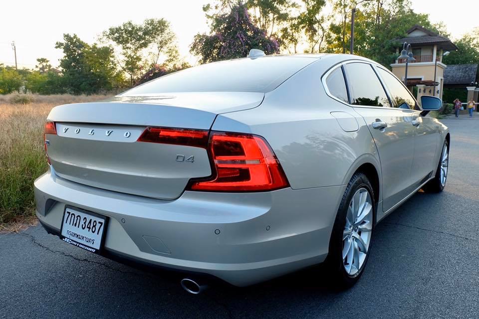 Volvo S90 ปี 2018 สีเงิน