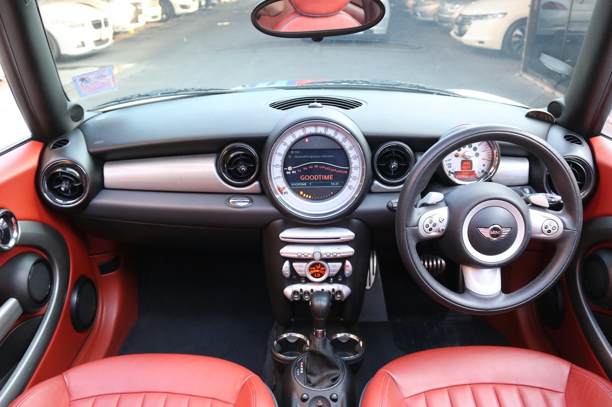 Mini Hatch (Cooper) Gen2 R56 ปี 2008 สีขาว