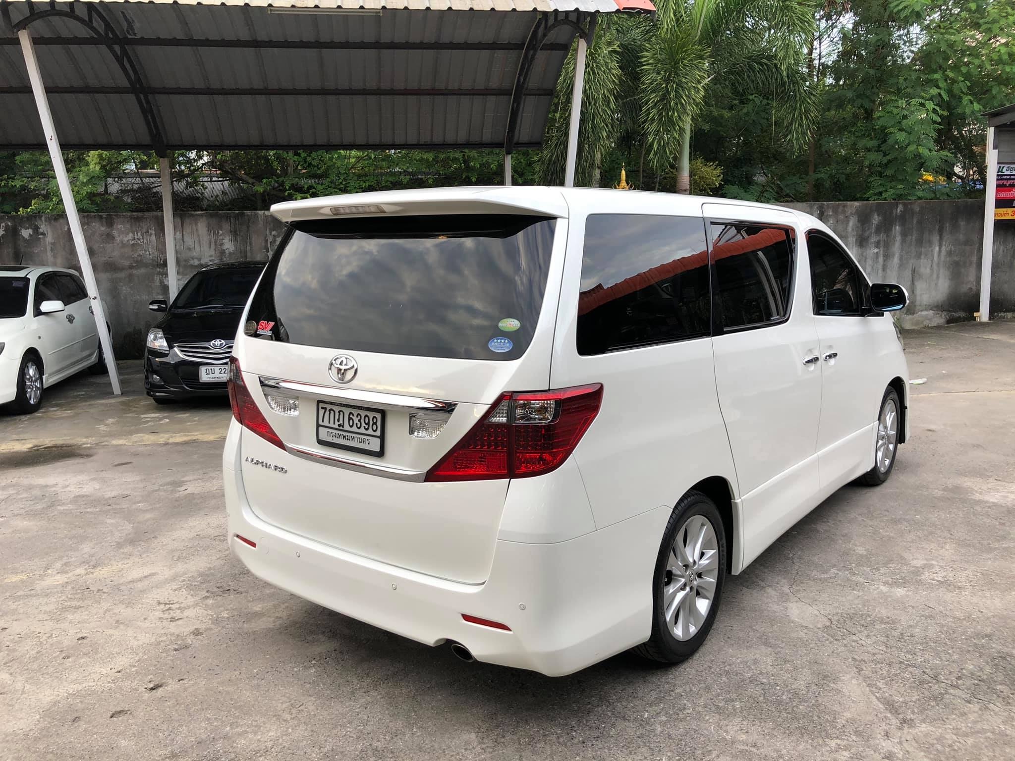 Toyota Alphard ปี 2010 สีขาว