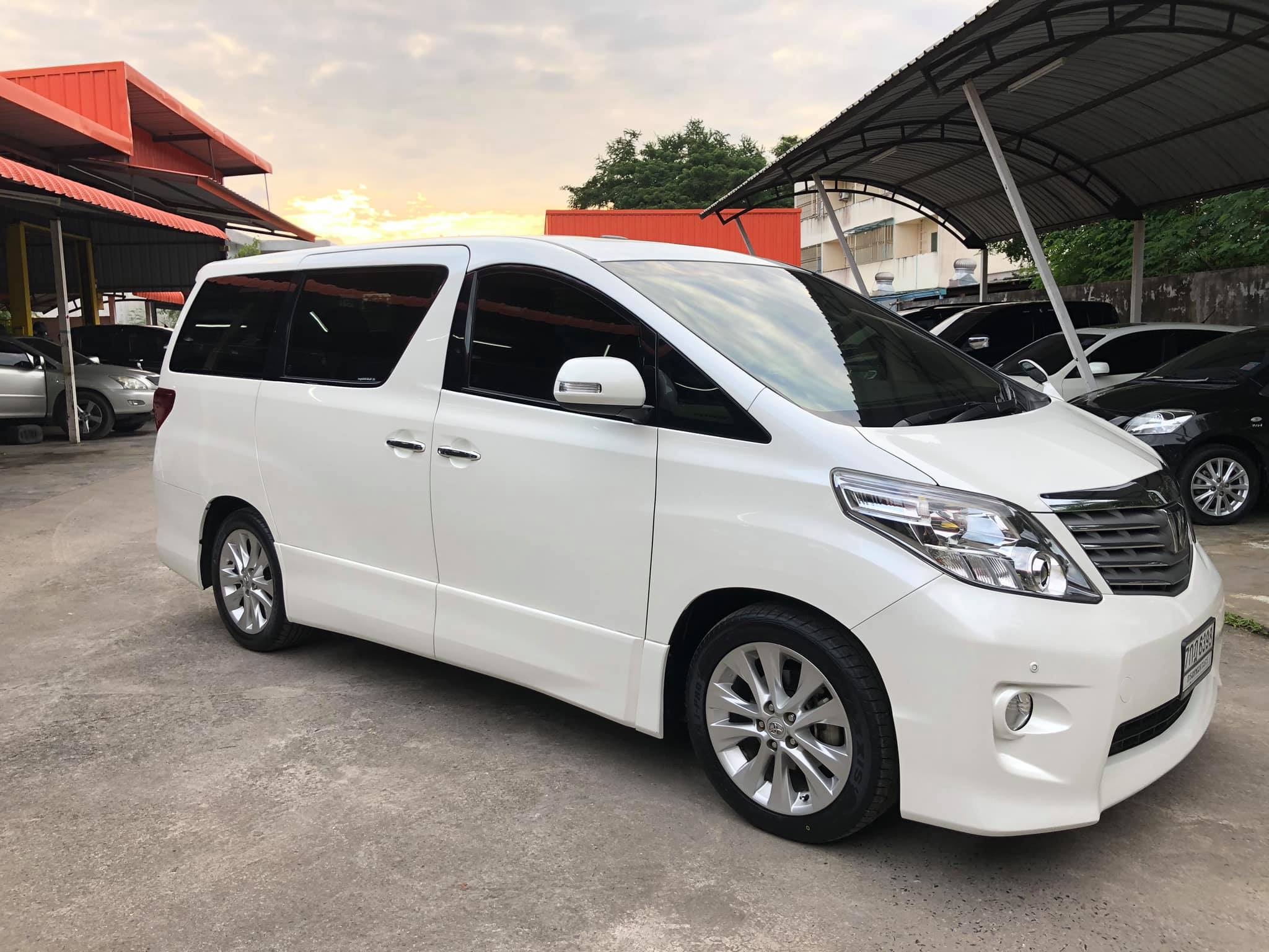 Toyota Alphard ปี 2010 สีขาว