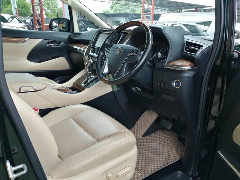 Toyota Alphard ปี 2017 สีดำ