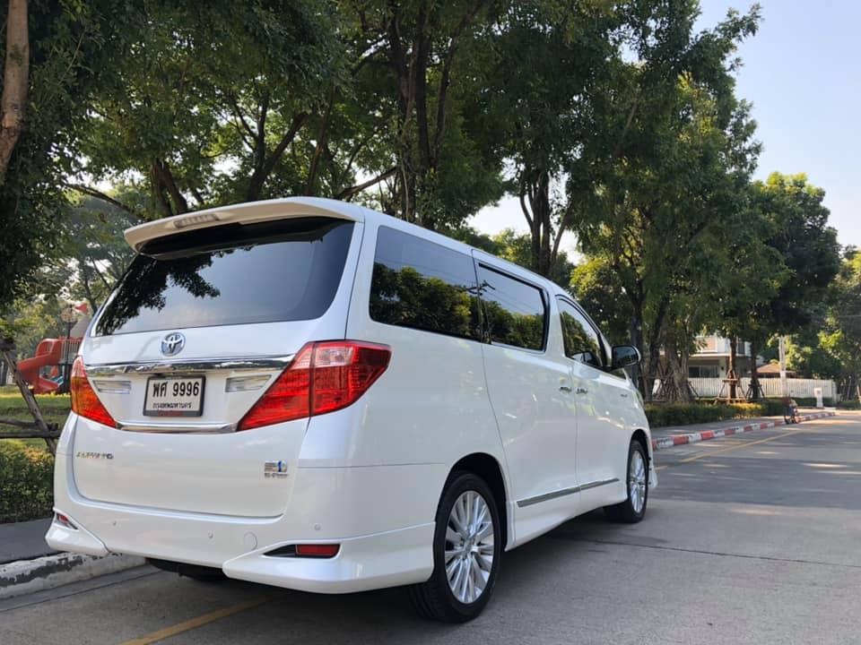 Toyota Alphard ปี 2013 สีขาว