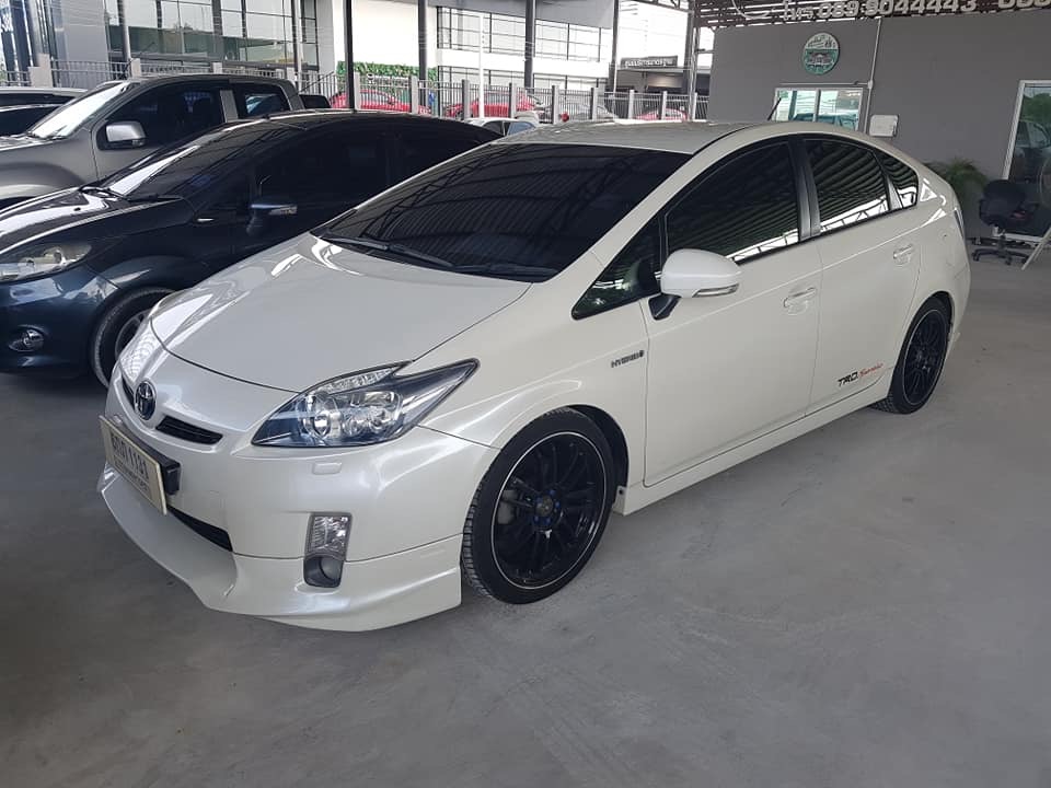 Toyota Prius ปี 2011 สีขาว