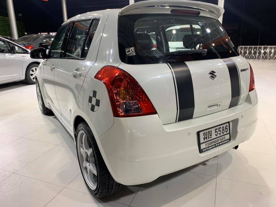 Suzuki Swift ปี 2012 สีขาว