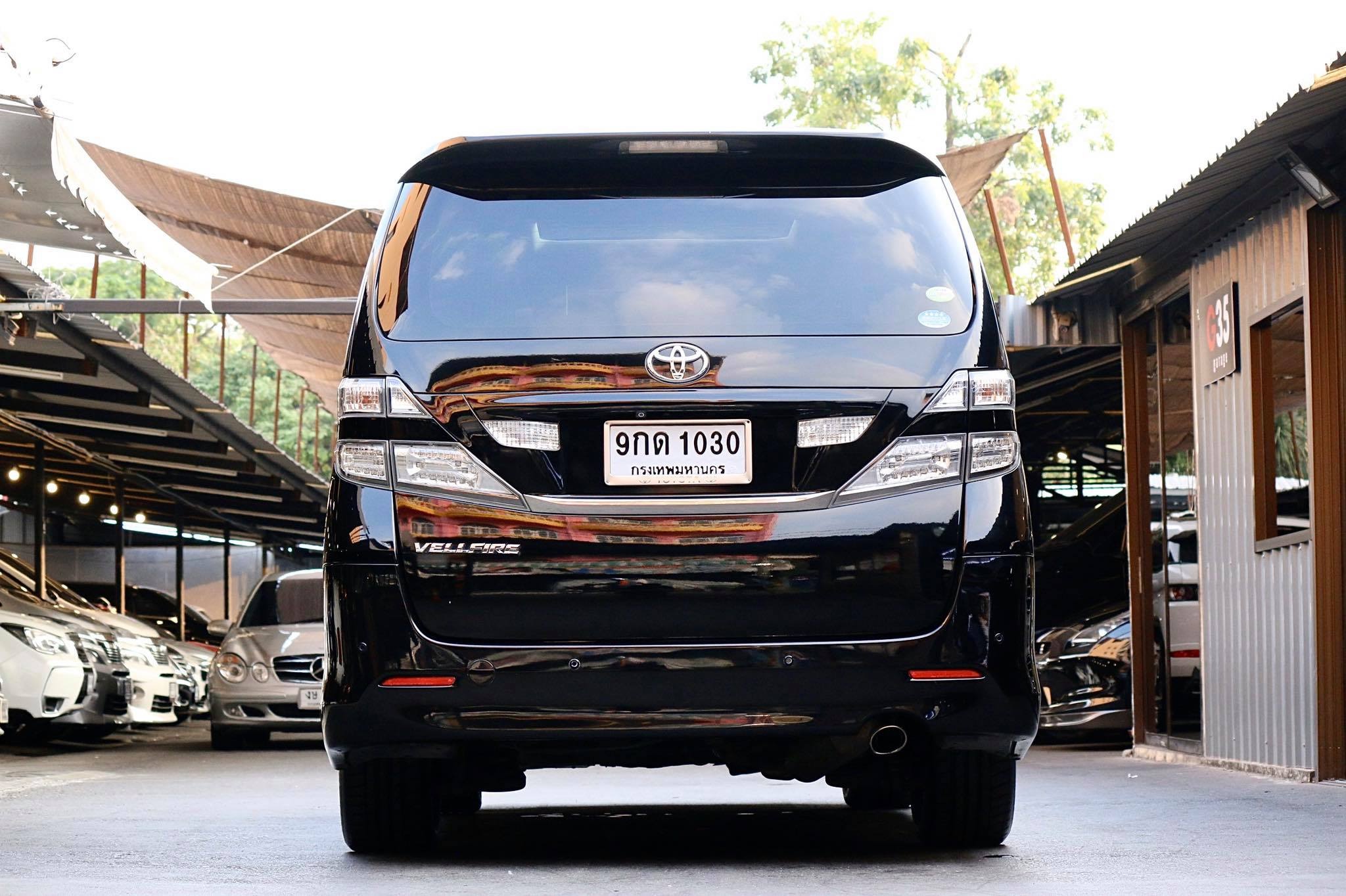 Toyota Vellfire ปี 2010 สีดำ