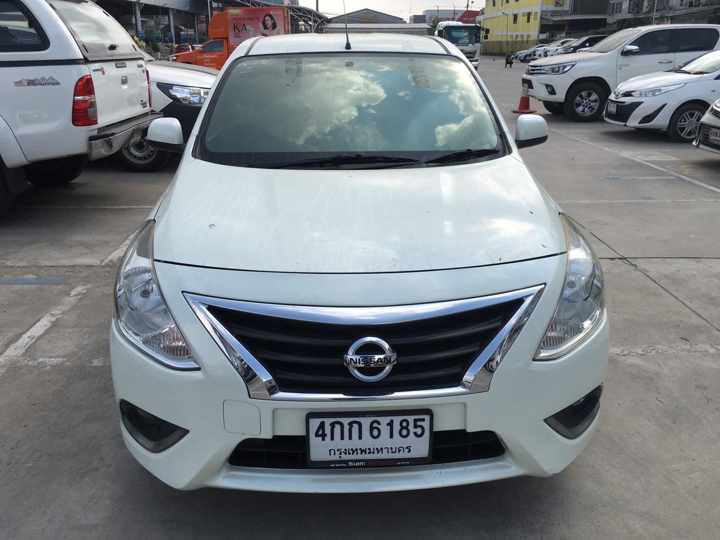 Nissan Almera ปี 2014 สีขาว