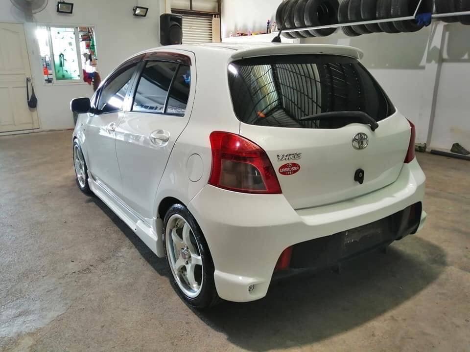 Toyota Yaris ปี 2008 สีขาว