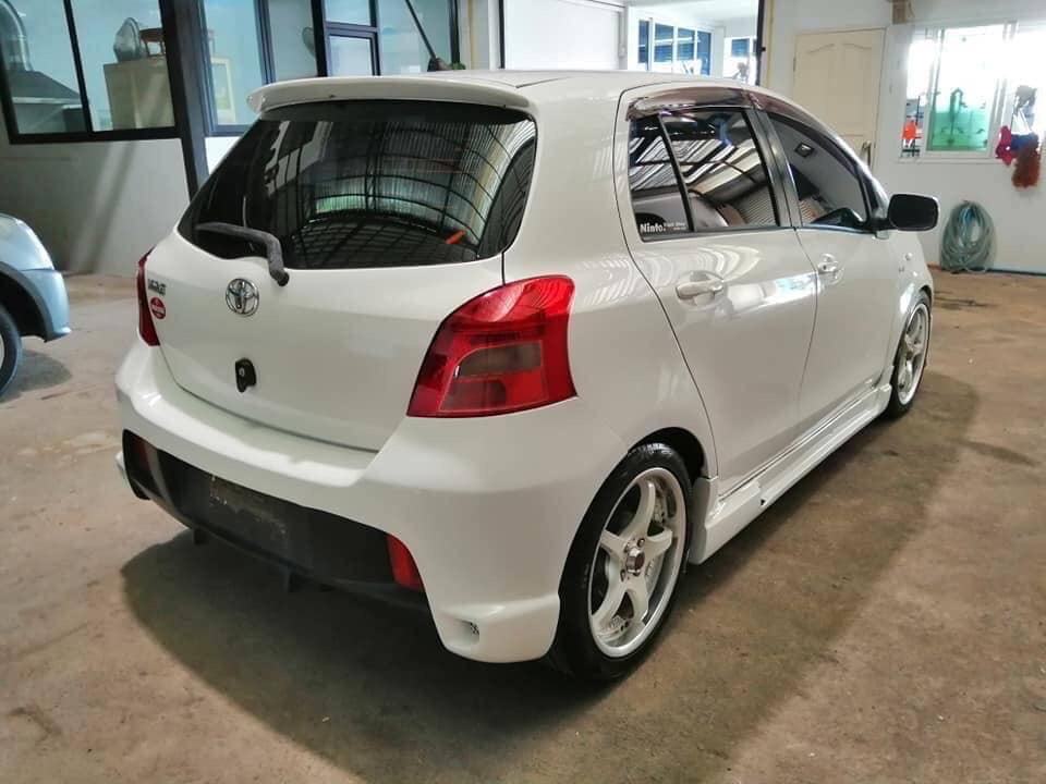 Toyota Yaris ปี 2008 สีขาว