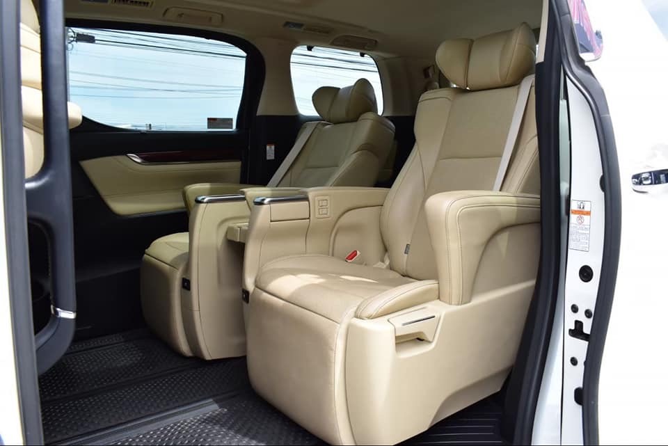 Toyota Alphard ปี 2016 สีขาว