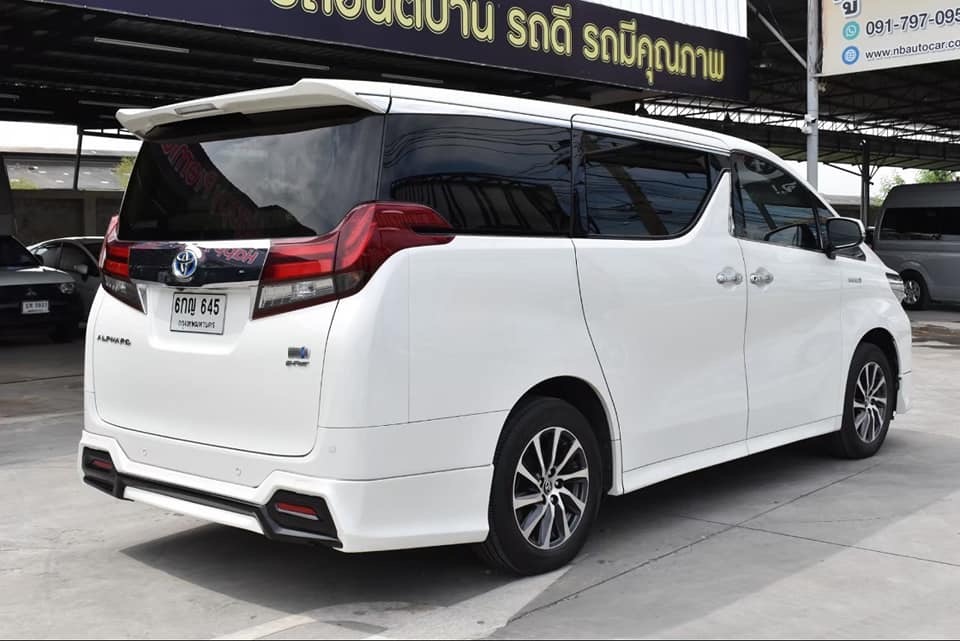 Toyota Alphard ปี 2016 สีขาว