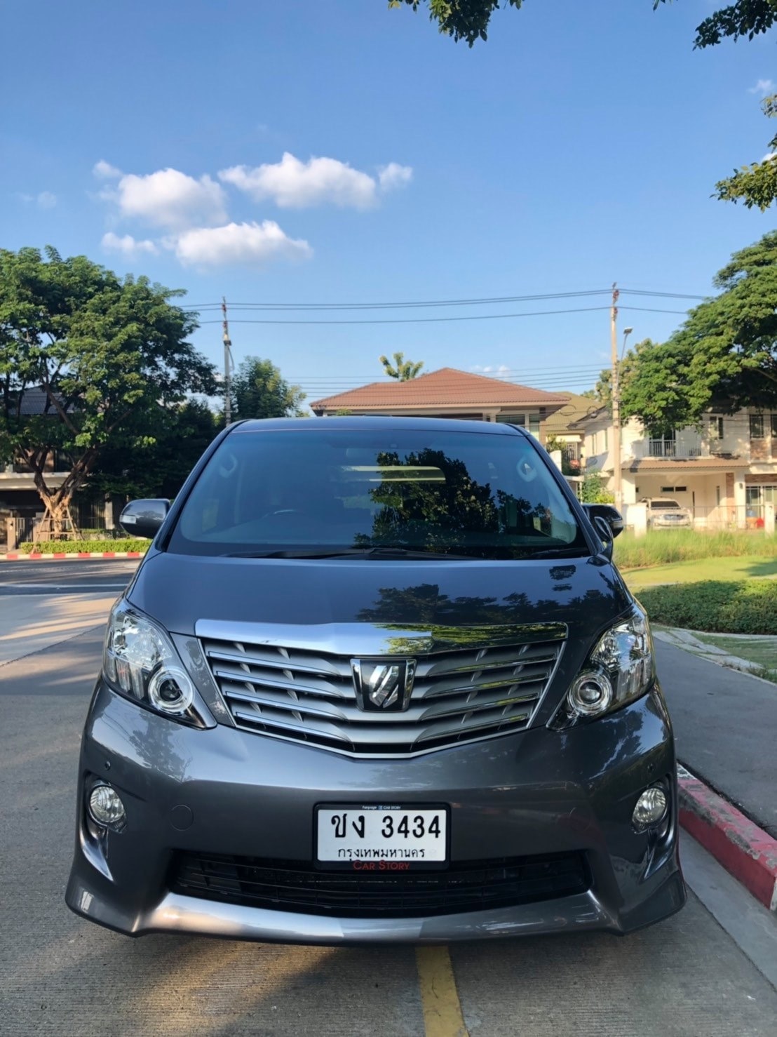 Toyota Alphard ปี 2011 สีเทา