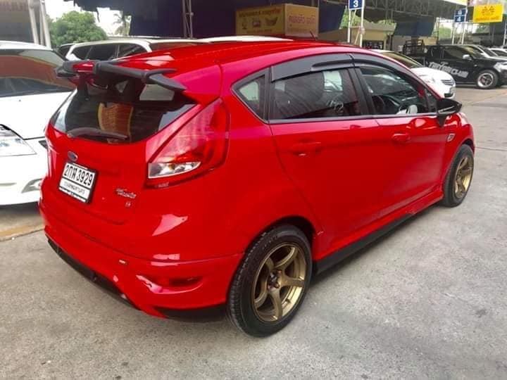 Ford Fiesta ปี 2011 สีแดง