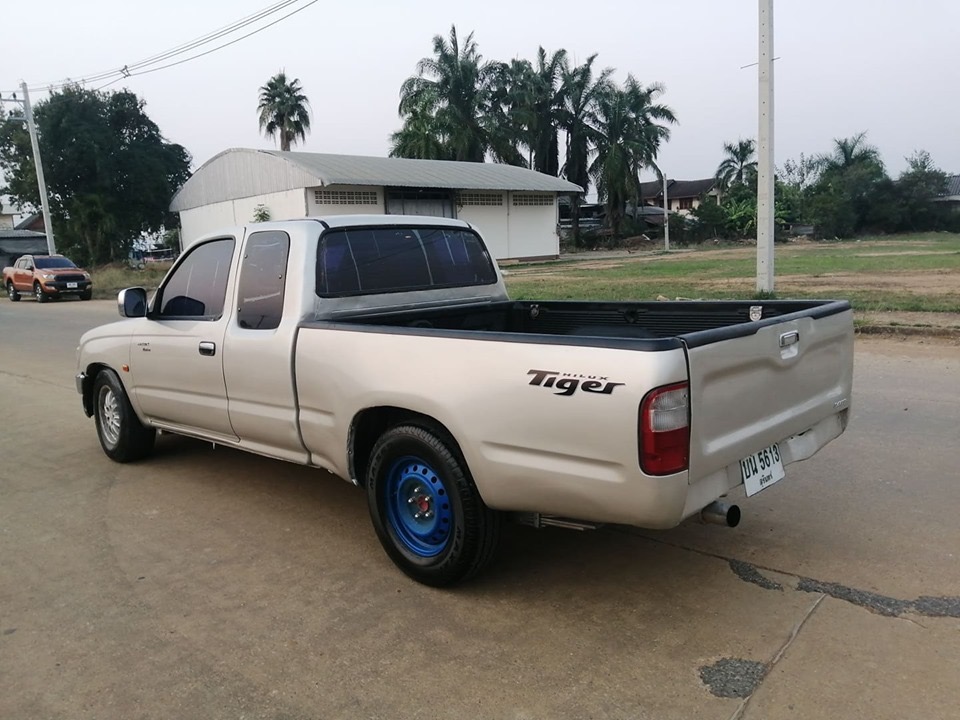 Toyota Hilux Tiger Extra cab ปี 2001 สีเงิน